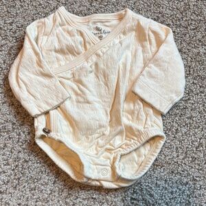 Oliver & Rain Newborn Off White 100% Organic Cotton Long Sleeve Bodysuit | cozy